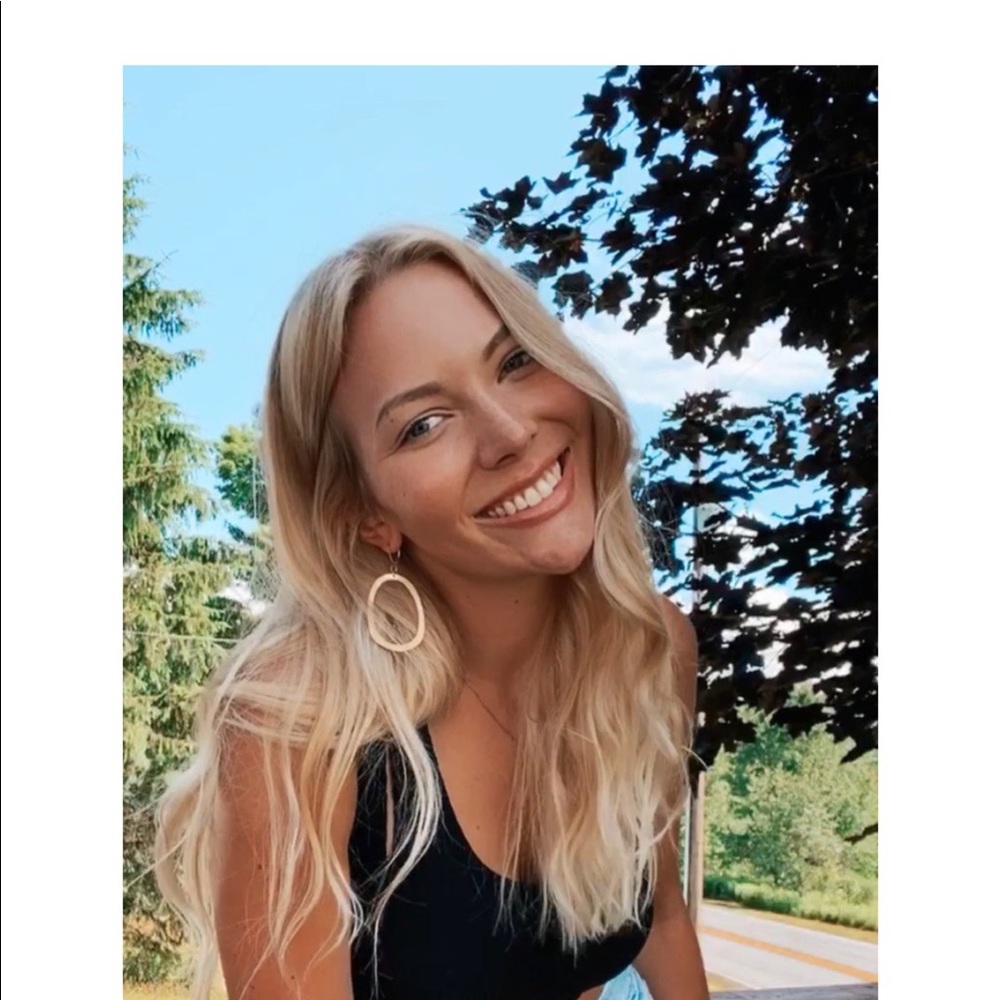 Meet your Posher, Mercedes